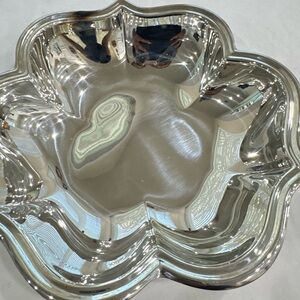 Reed & Barton 1472 Silver Flower-Shaped Bowl new